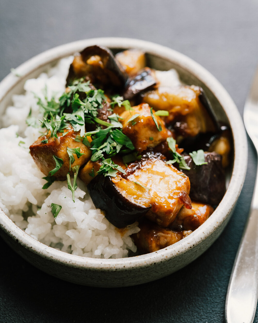 Aubergine en tofu sweet hot chili saus