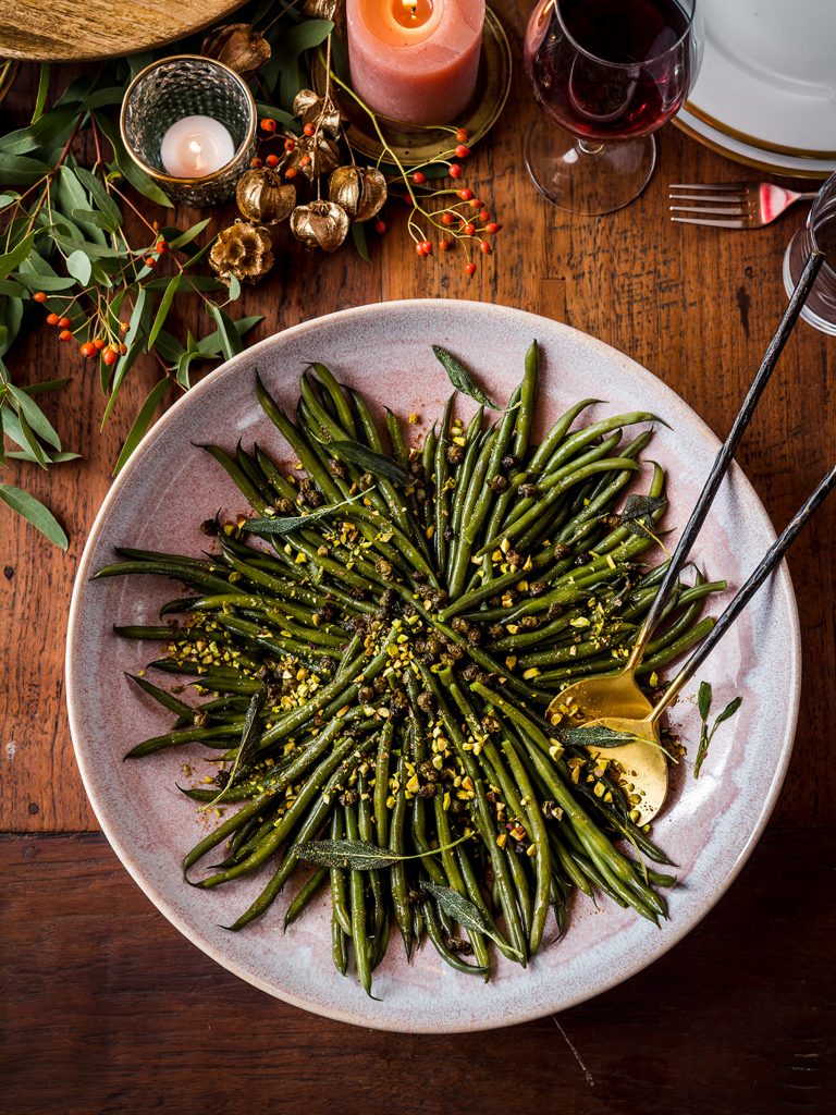 Haricots vert met salieboter, gefrituurde kappertjes en pistache