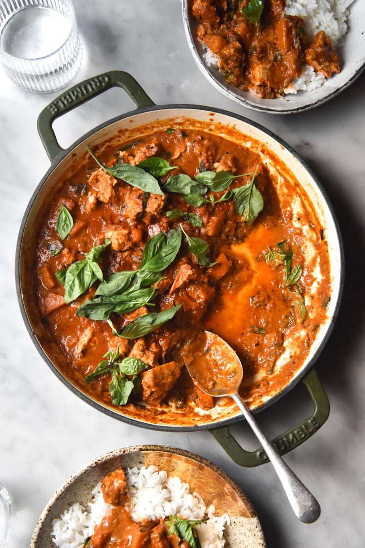 Thaise rode curry bouillon met miso