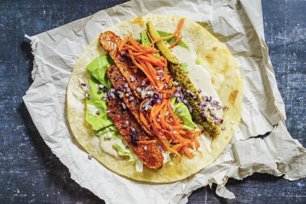Tempehwraps met tahin en augurken