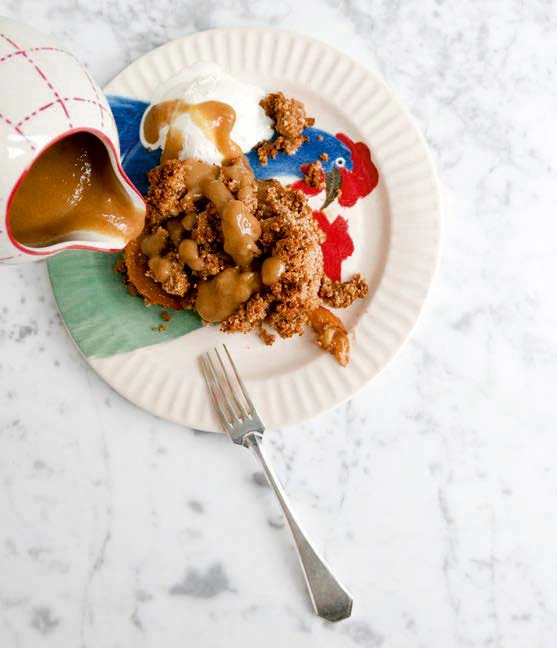 Peer appelcrumble met zoute karamel