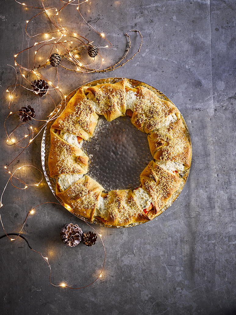 Kerstkrans met pompoen en ricotta