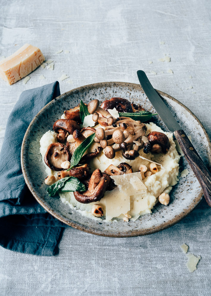 Aardappel- en pastinaakpuree met paddestoelen