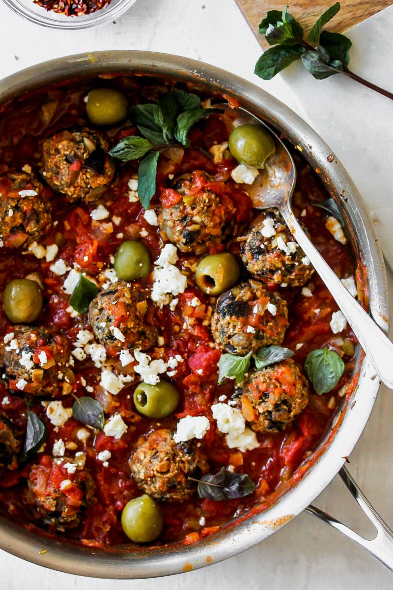 Champignongehaktballen in Spaanse tomatensaus