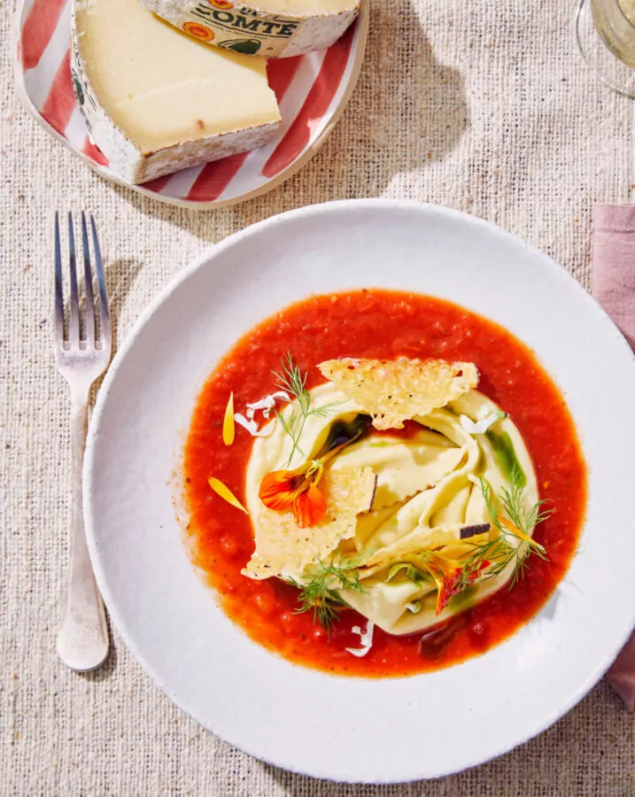 Crown ravioli met Comté en geroosterde knolselder