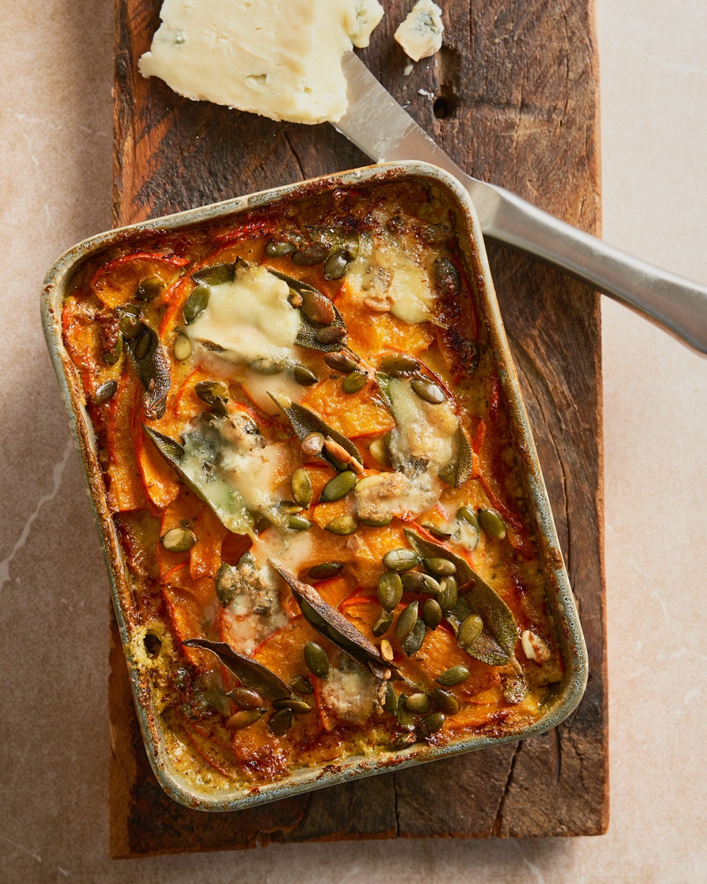 Pompoengratin met Gorgonzola en salie