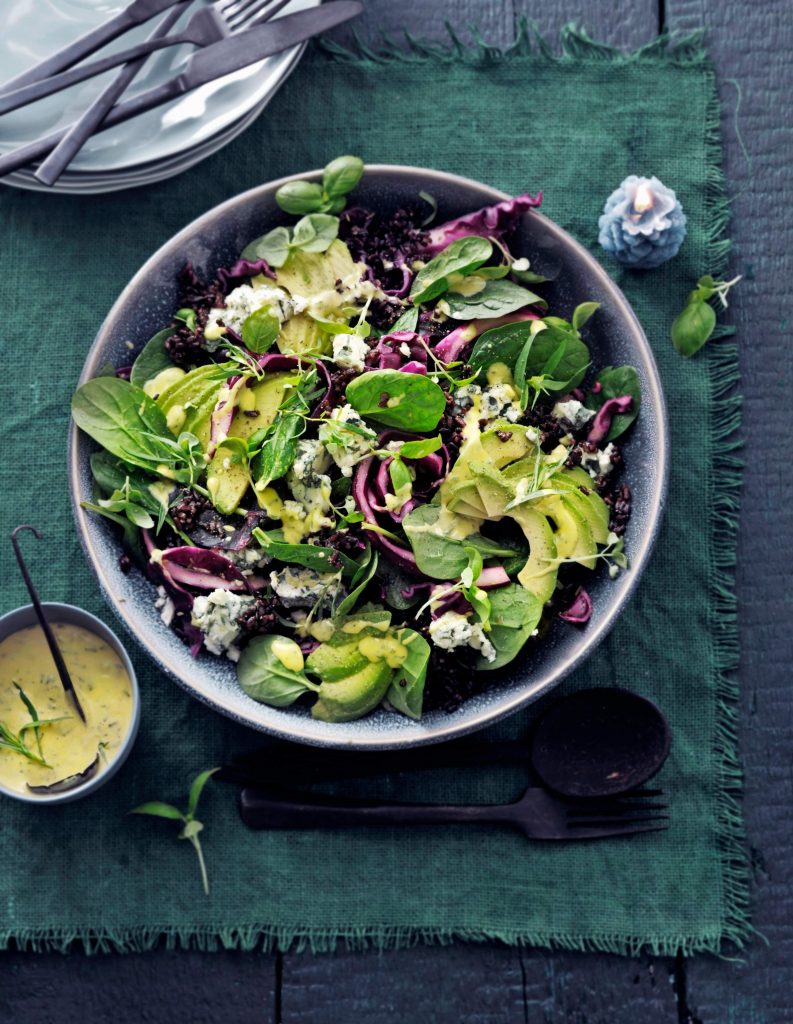 Salade van gepekelde rode kool met roquefort