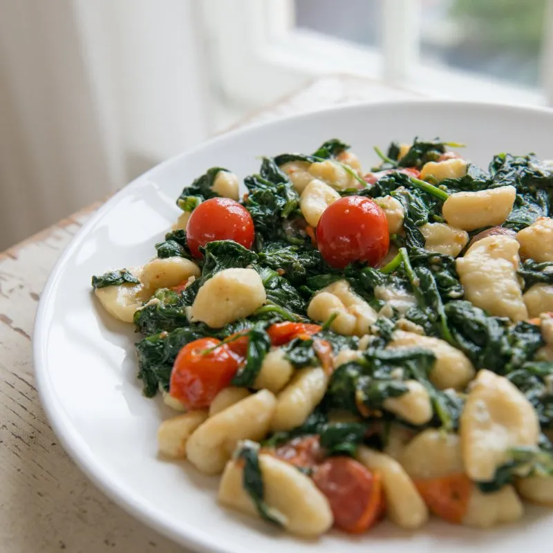 Aardappelgnocchi met spinazie-gorgonzolasaus
