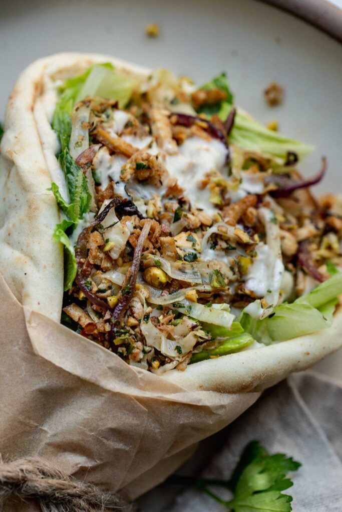 Knapperige geraspte tofu wraps