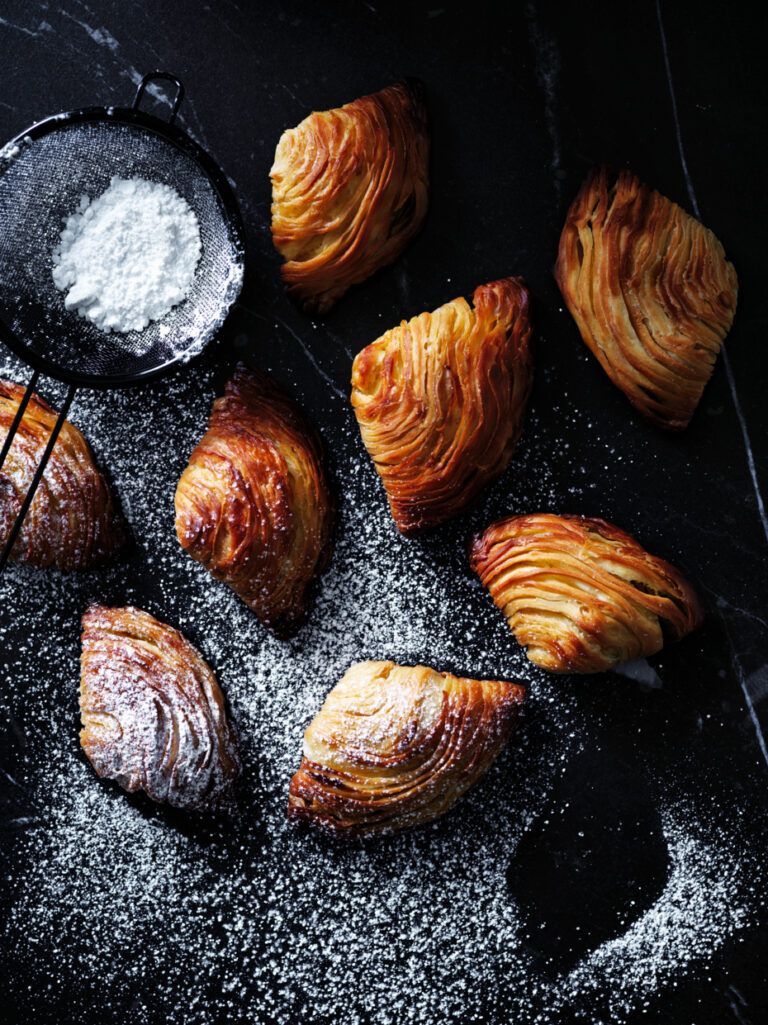 Sfogliatelle met ricotta & oranjesnippers