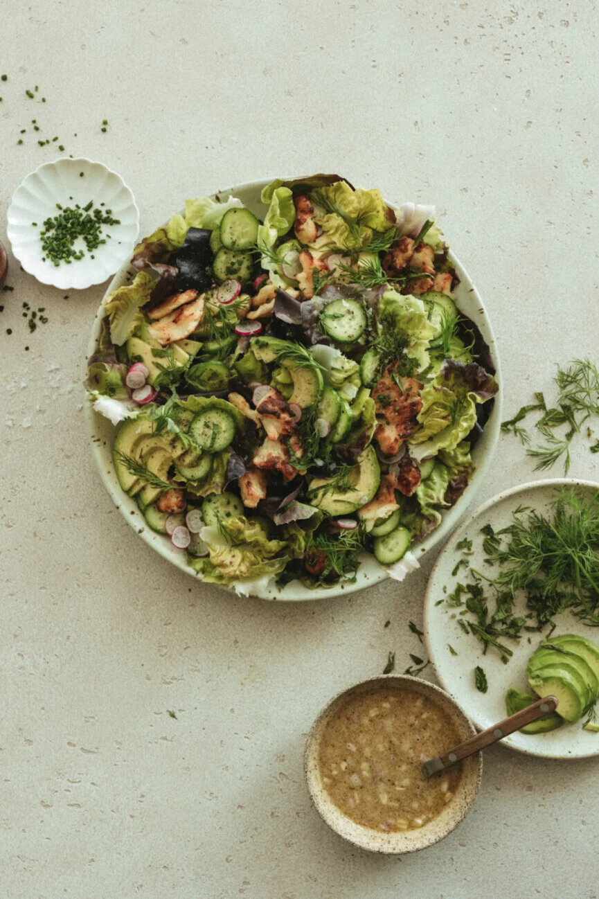 Krokant gescheurde halloumi salade