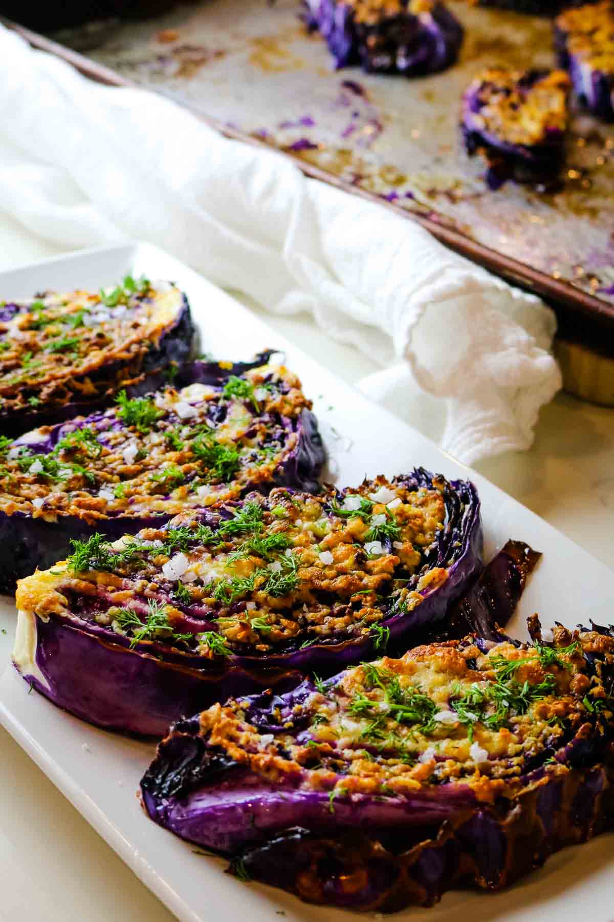 Geroosterde Rode Koolsteaks met Knoflook Parmezaan