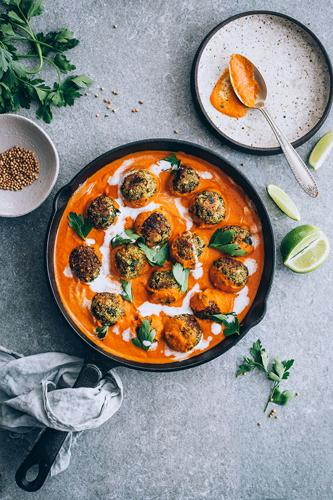 Linzengehaktballetjes in gekruide pompoentomatensaus