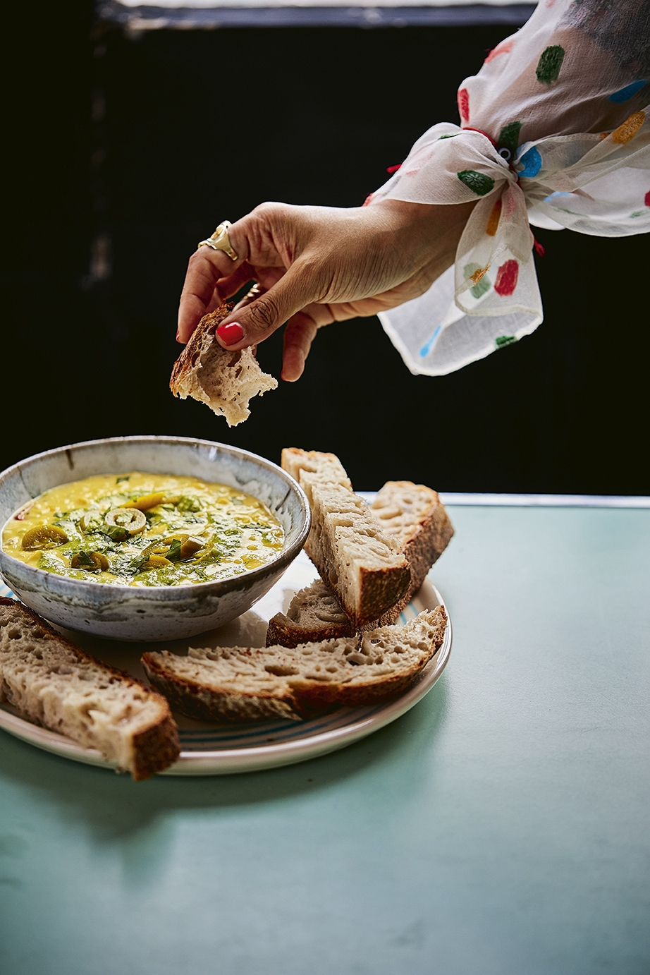 Pikante kaadip met maïs en een jalapeno-relish