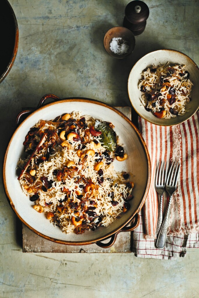 Sada pulao (Bengaalse pilav) met cashews & rozijnen