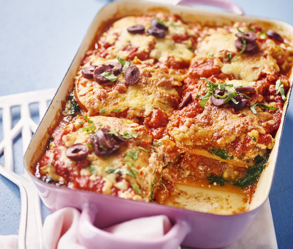 Lasagne van zoete aardappel met olijven en tomaat
