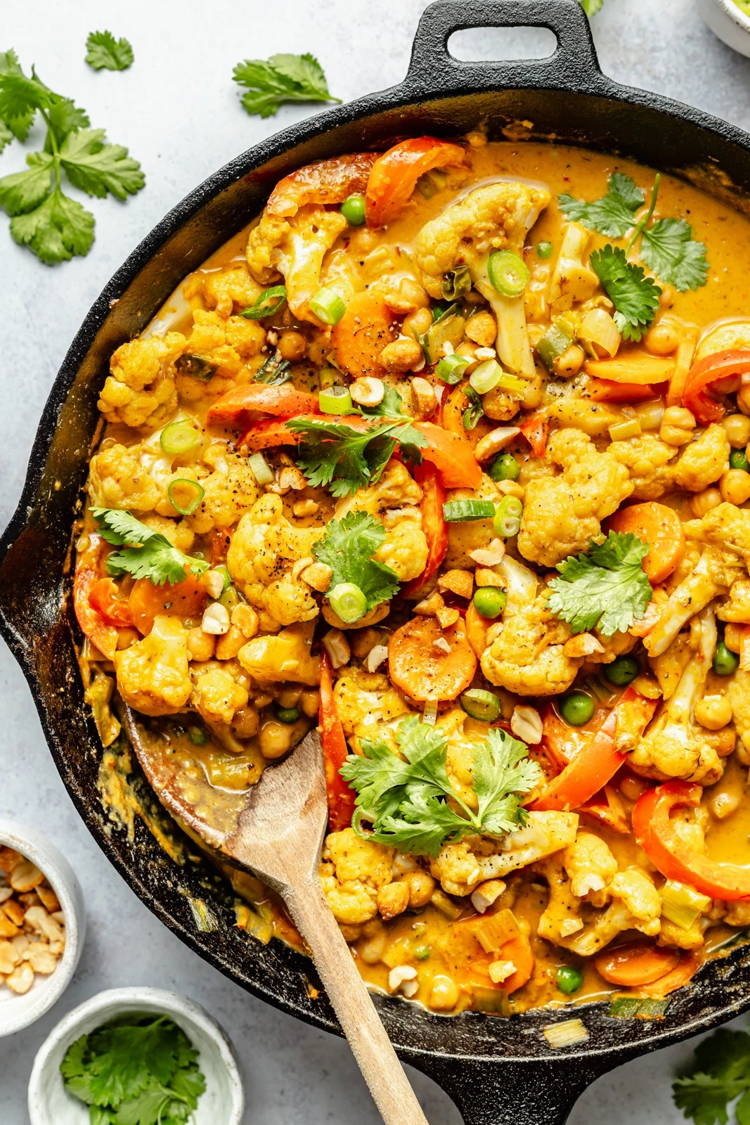 Pinda-bloemkool kikkererwten curry