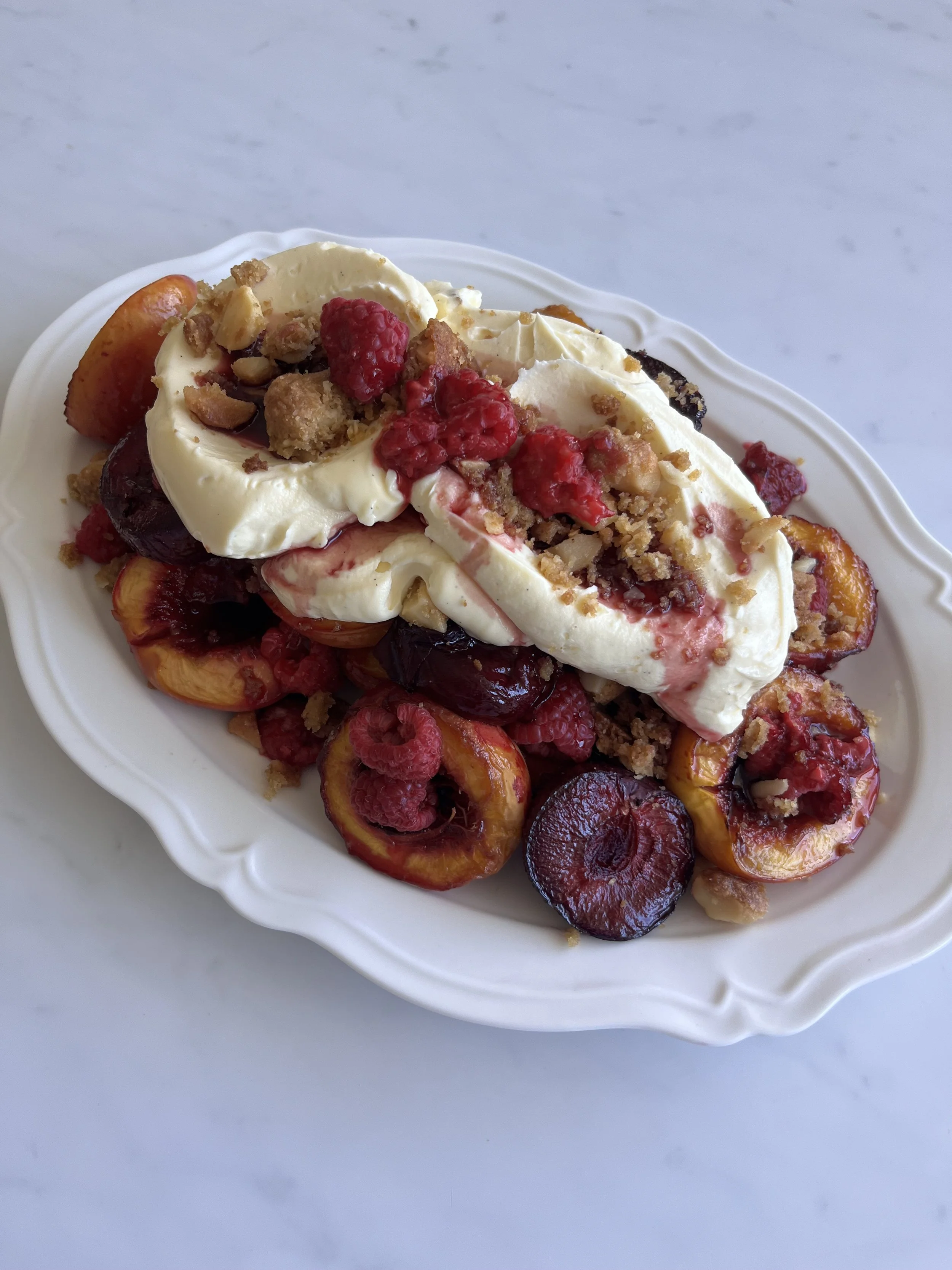 Geroosterd steenfruit met opgeklopte mascarpone