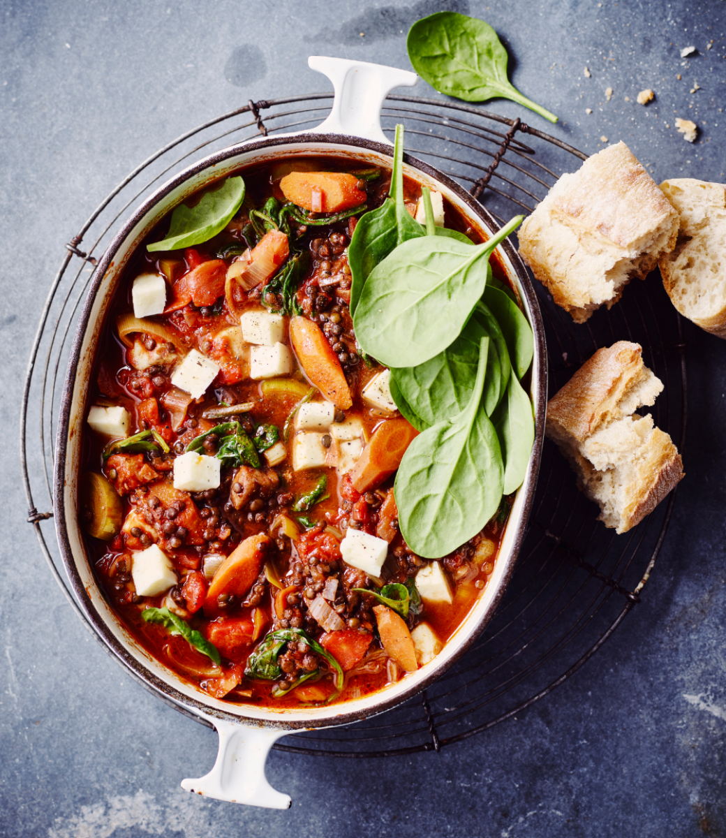 Vegetarisch linzenstoofpotje met halloumi