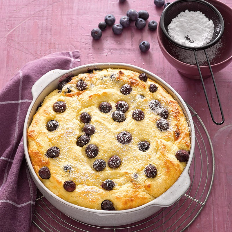 Kwark-maanzaadcake met blauwe bessen
