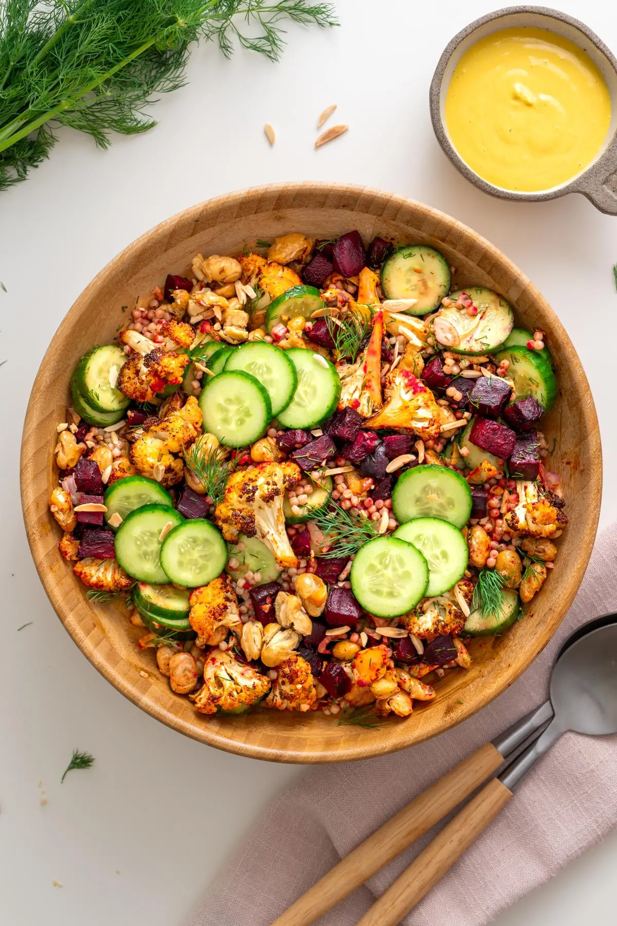 Harissa bloemkool rode biet salade