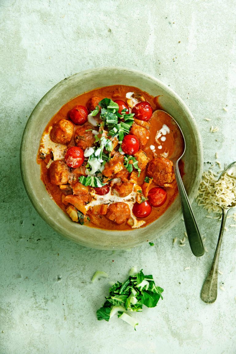 Butter chicken met paksoi