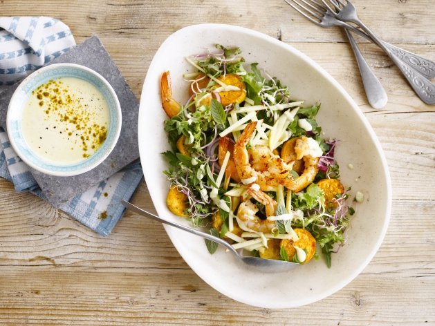 Salade met scampi\'s en currydressing