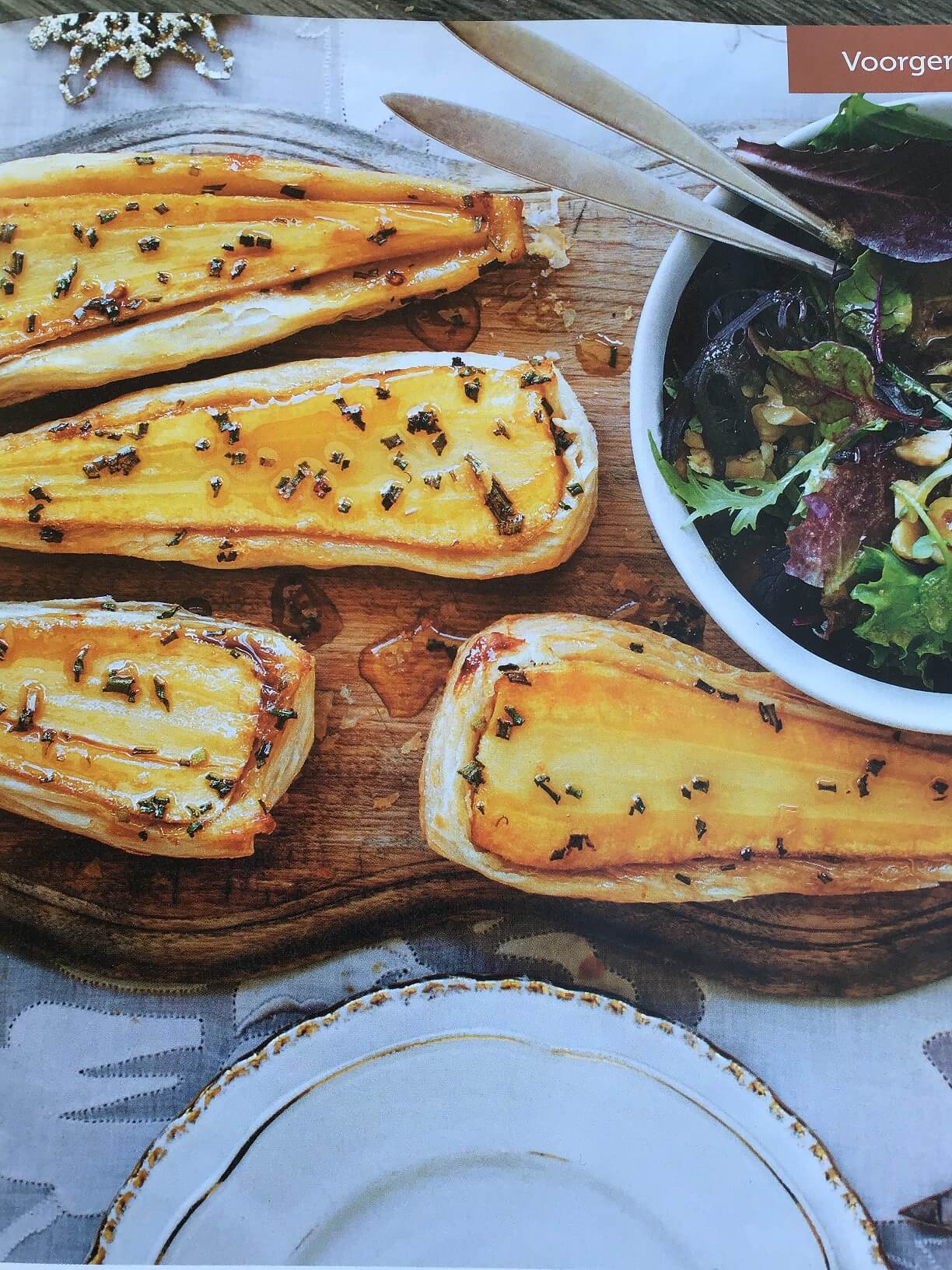 Gekaramilliseerde pastinaaktarte-tatins met rozemarijn