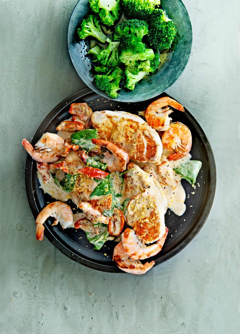 Kip met scampi en citroen-basilicumsaus