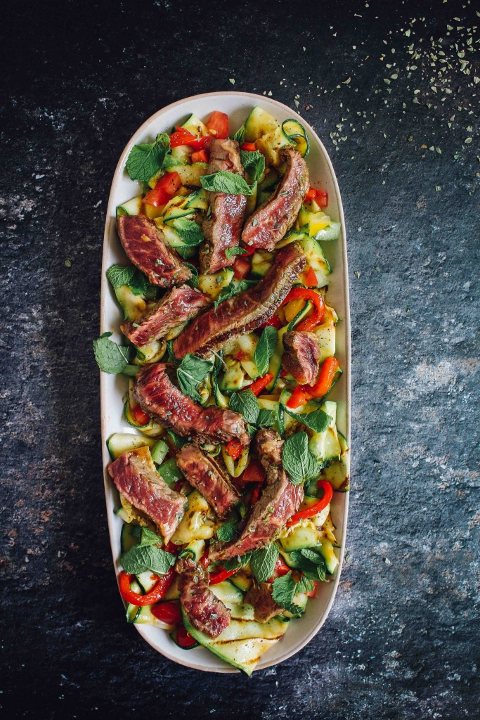 Gemarineerde rib-eye met courgettesalade