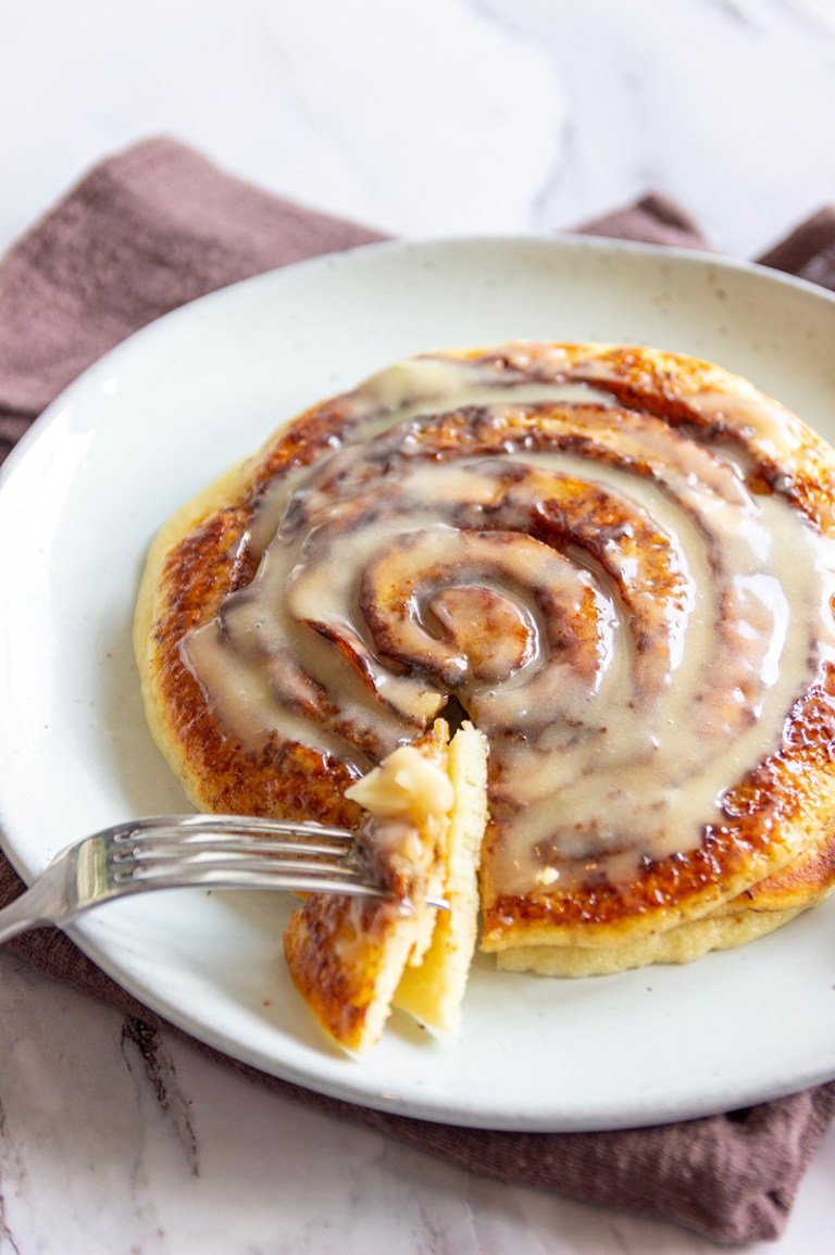 Cinnamon roll pancakes