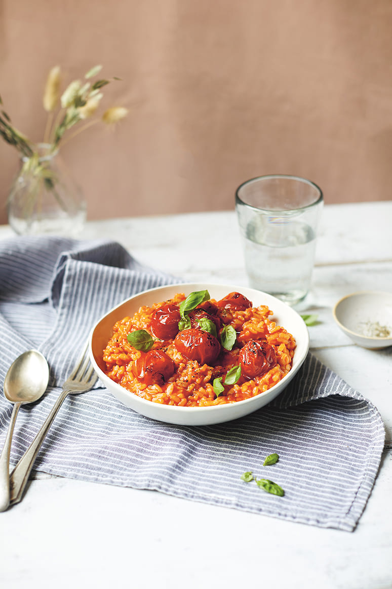 Vegan risotto met geroosterde cherrytomaten