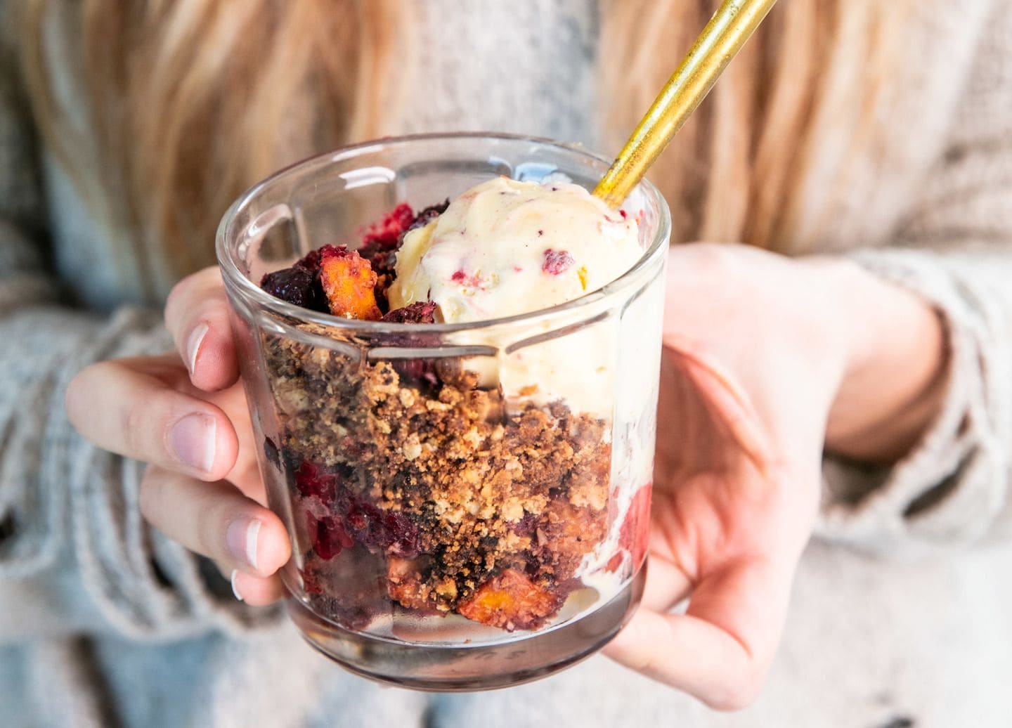 Mango crumble