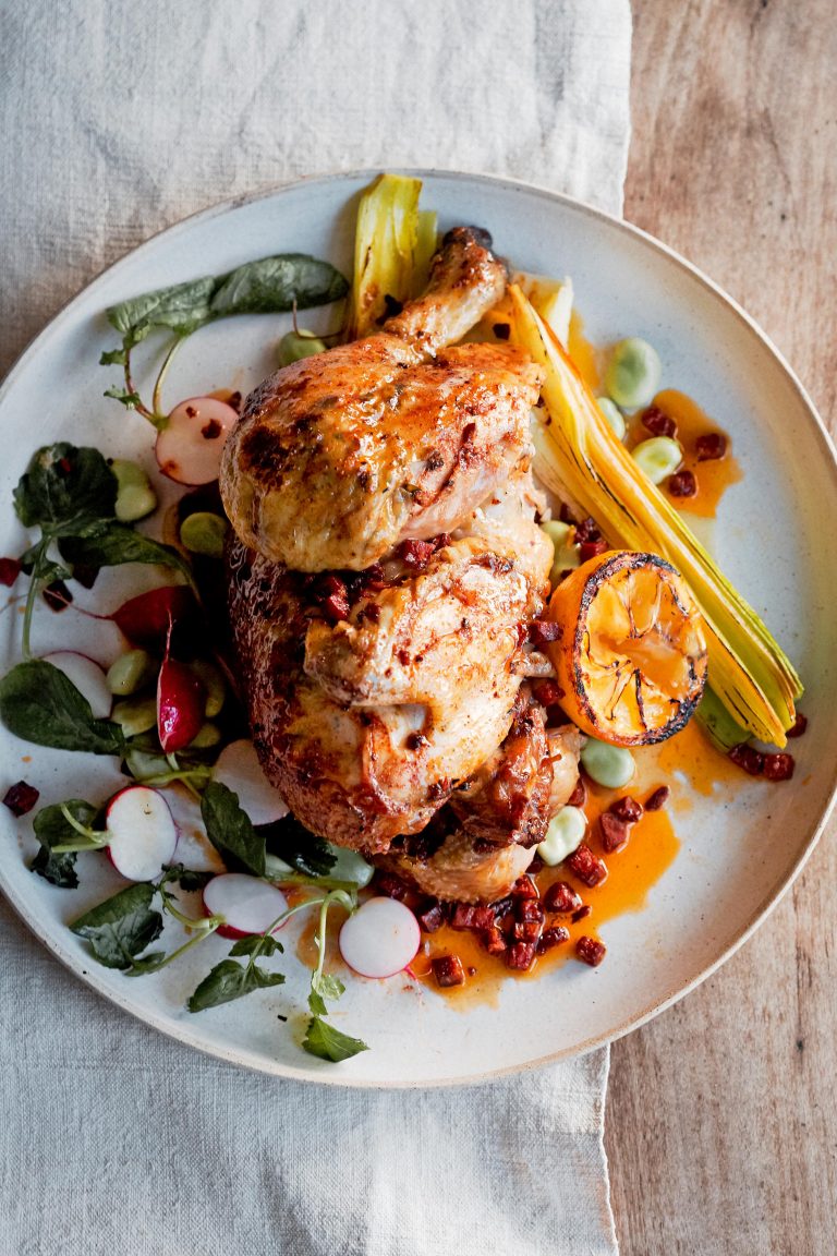 Scharrelkip met chorizo en tuinbonen