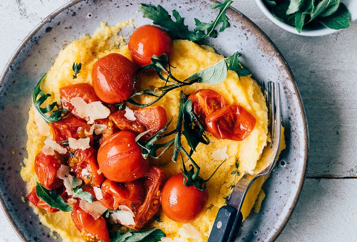 Polenta met geroosterde tomaten