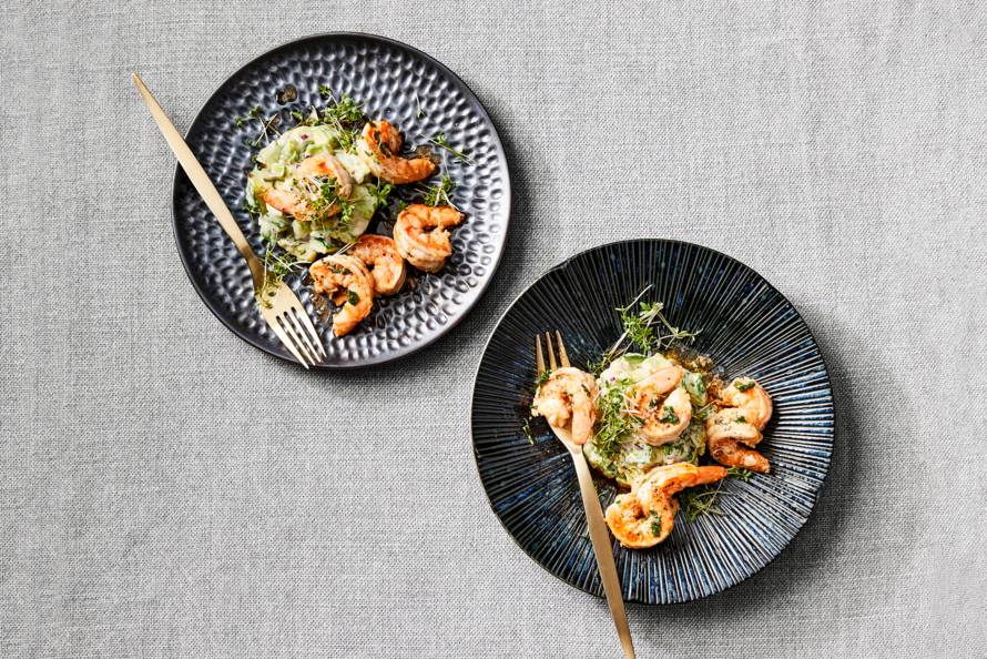 Smo­key scampi\'s met avo­ca­do