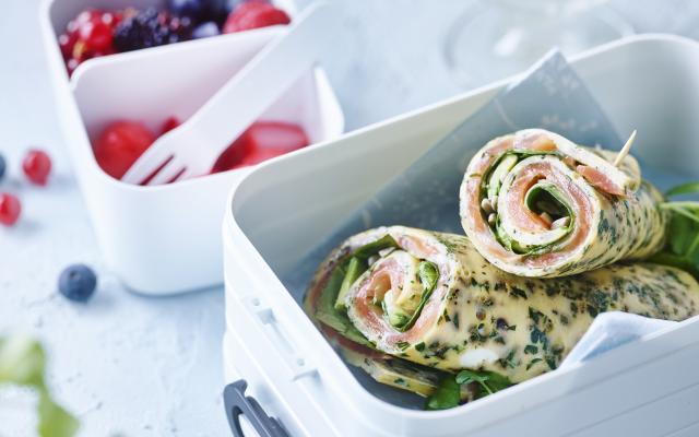 Omeletwrap met gerookte zalm
