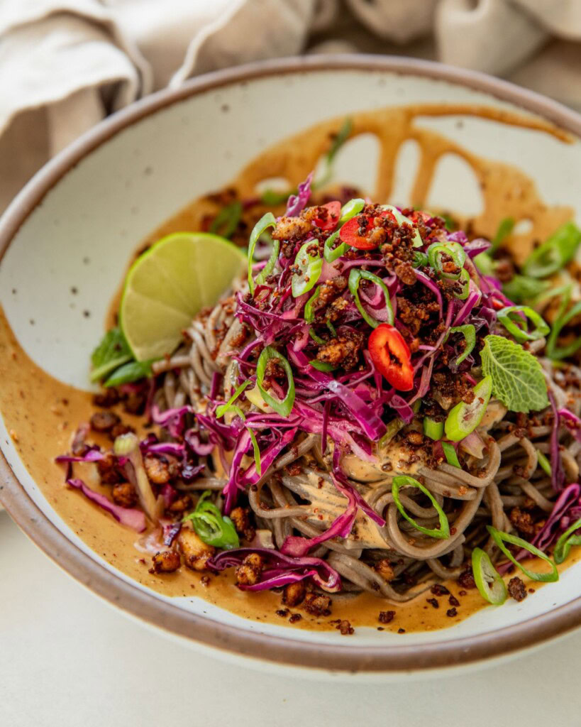 Sesam chili koude soba noedelsalade