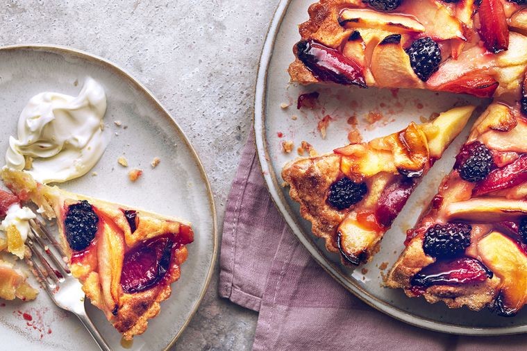 Frangipanetaart met boomgaardfruit