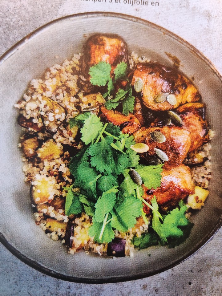Aubergine-quinoa met sojakip