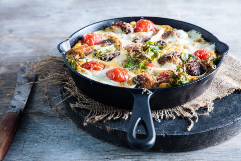 Frittata van ballekes, mozzarella en andijvie
