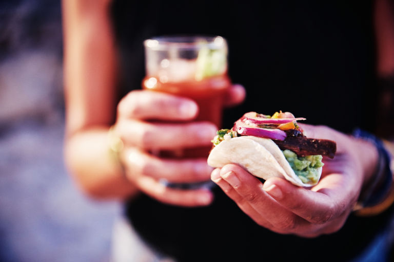 Taco's van kraaibiefstuk en guacamole