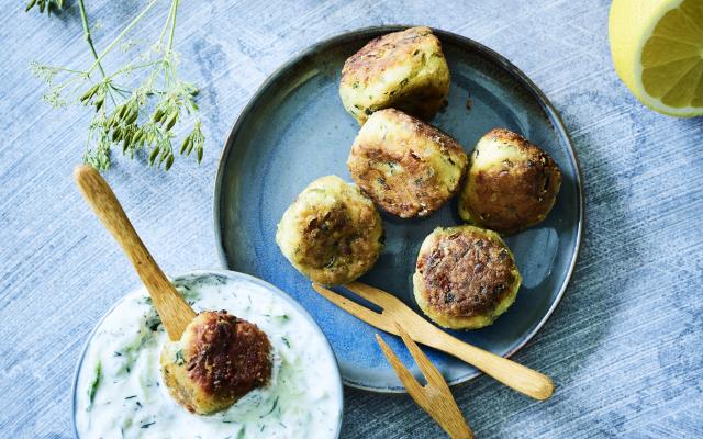 Courgette - fetaballetjes met tzatziki