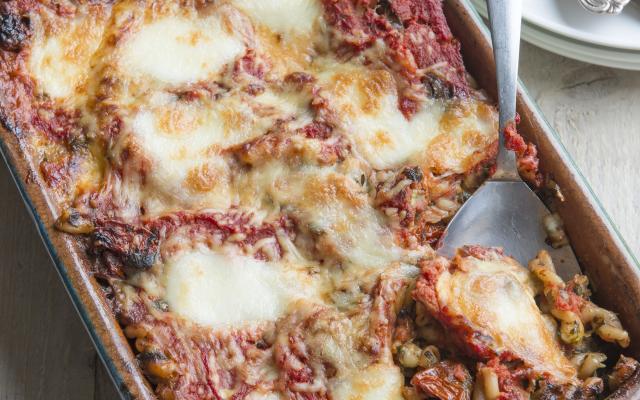 Rigatoni met zongedroogde tomaten en mozzarella