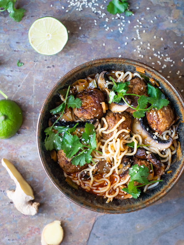 Thaise spaghetti met gehaktballen