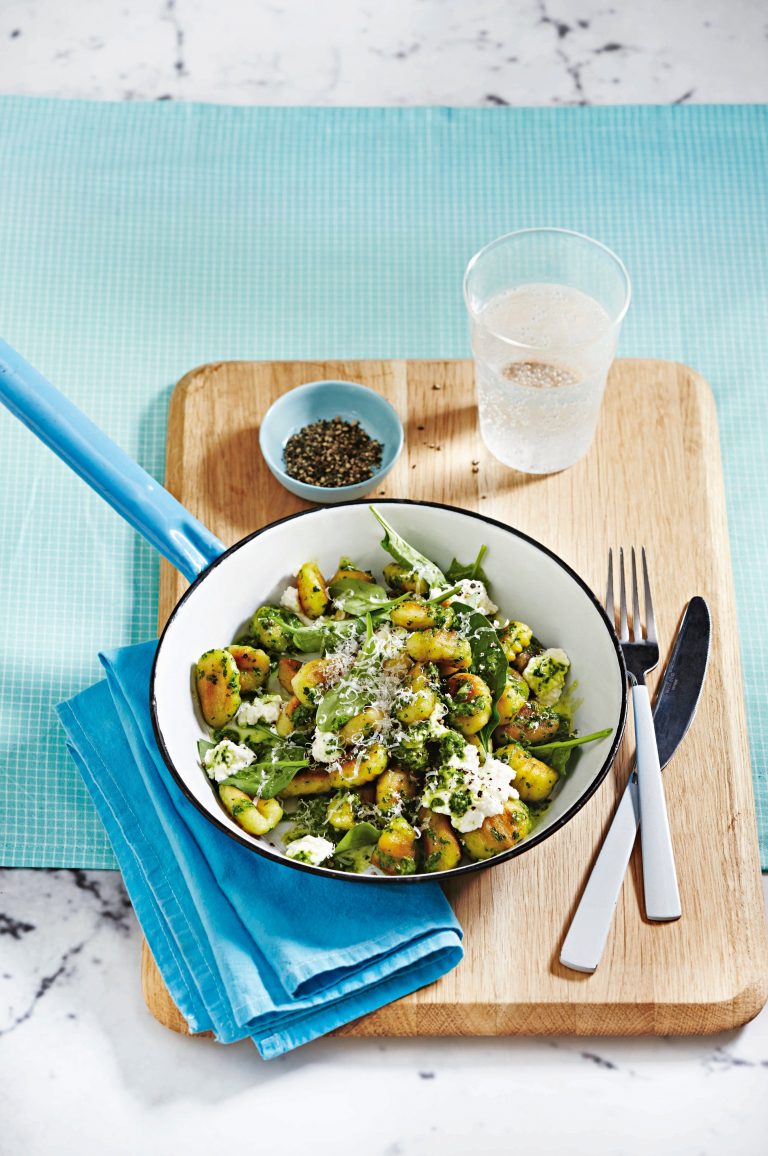 Gnocchi met geroosterde knoflook, spinazie en ricotta