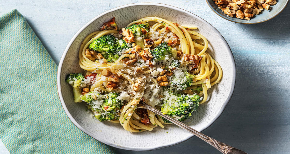 Linguine met broccolipesto & geitenkaas