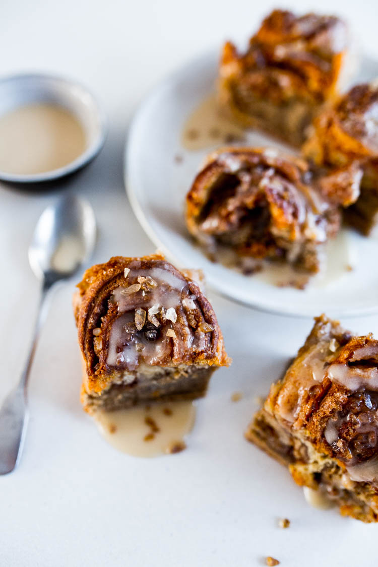 Coffee Cinnamon Roll Blondies