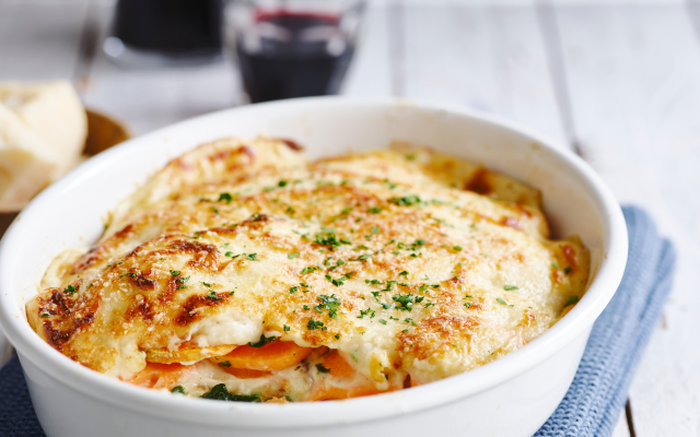 Gratin van zoete aardappel en courgette
