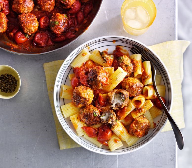 Rigatoni met kaasgehaktballetjes